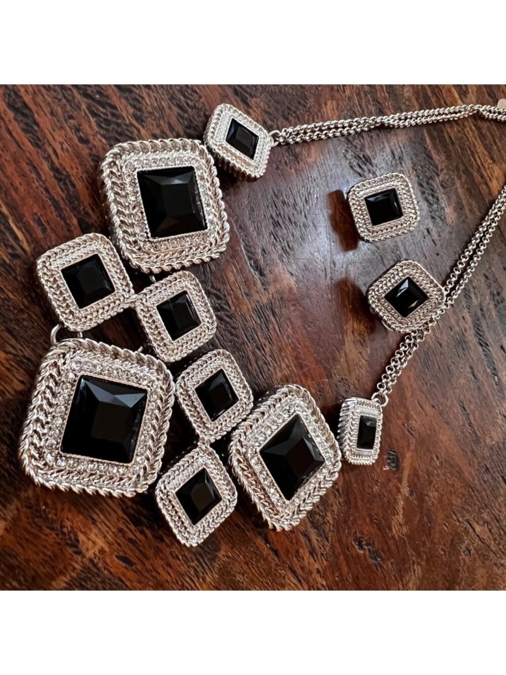 White House Black Market Statement Necklace And Earrings